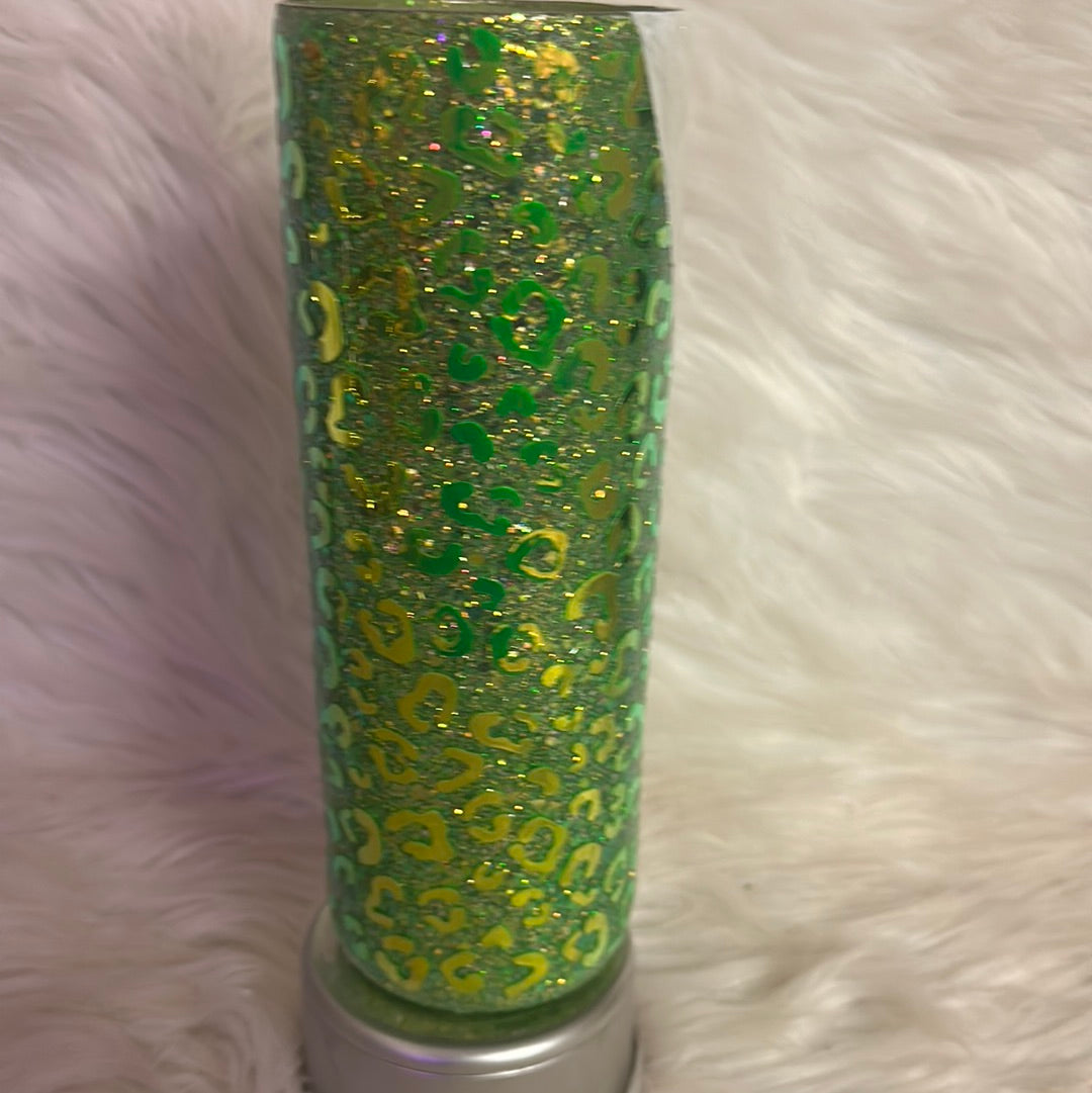 20oz Green Cheetah Hatching