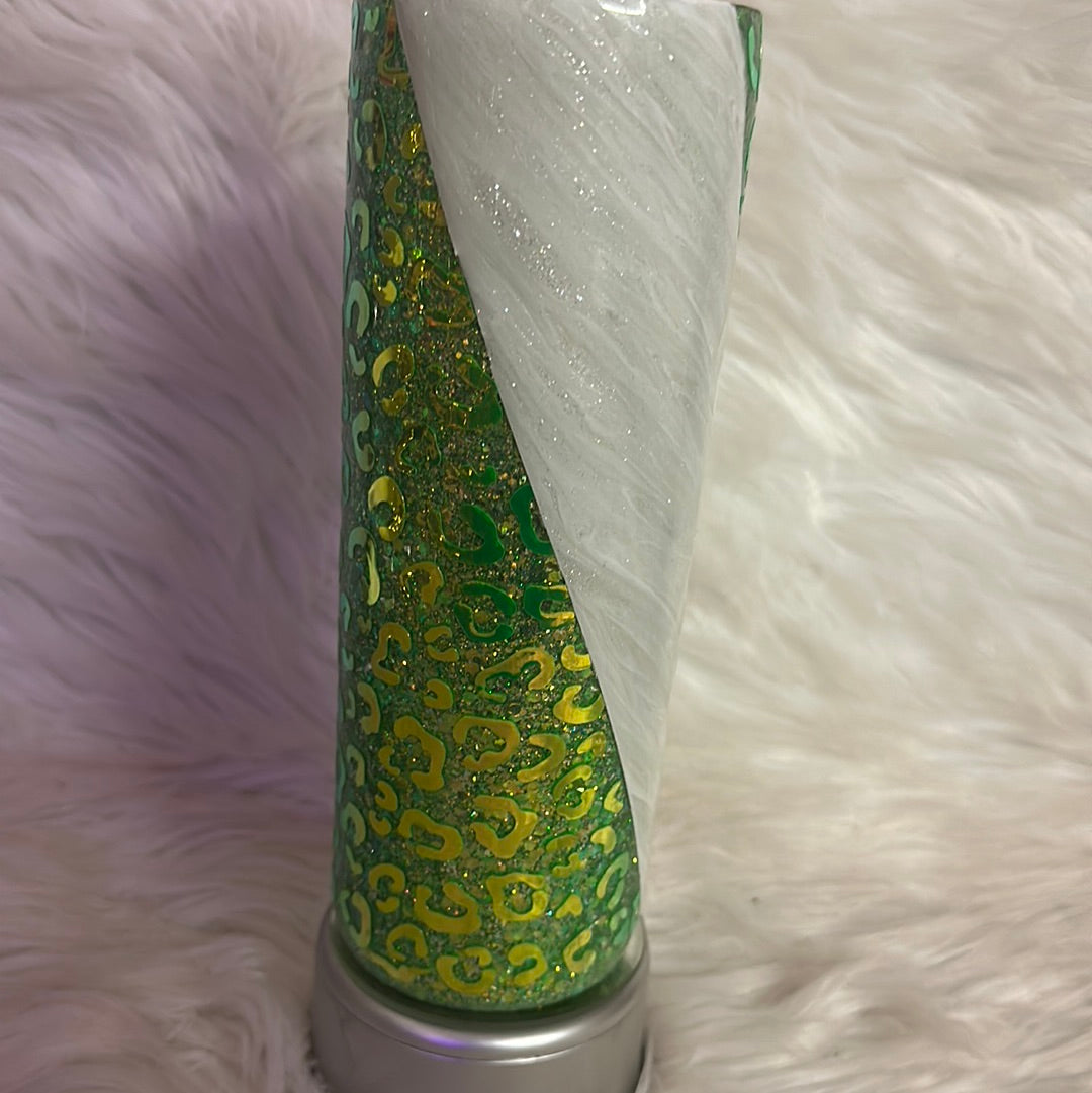 20oz Green Cheetah Hatching